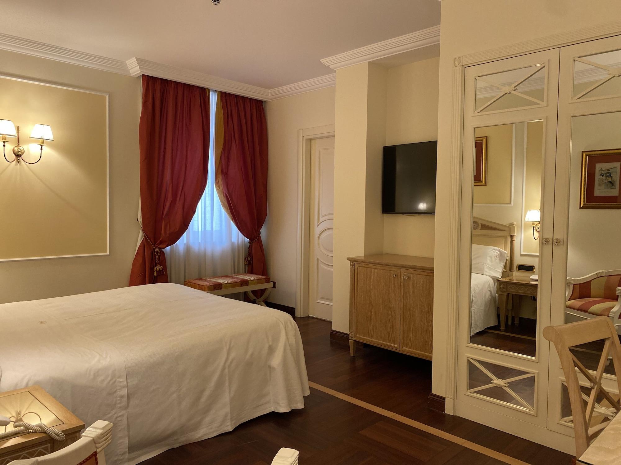 Palazzo Alabardieri Napoli Esterno foto